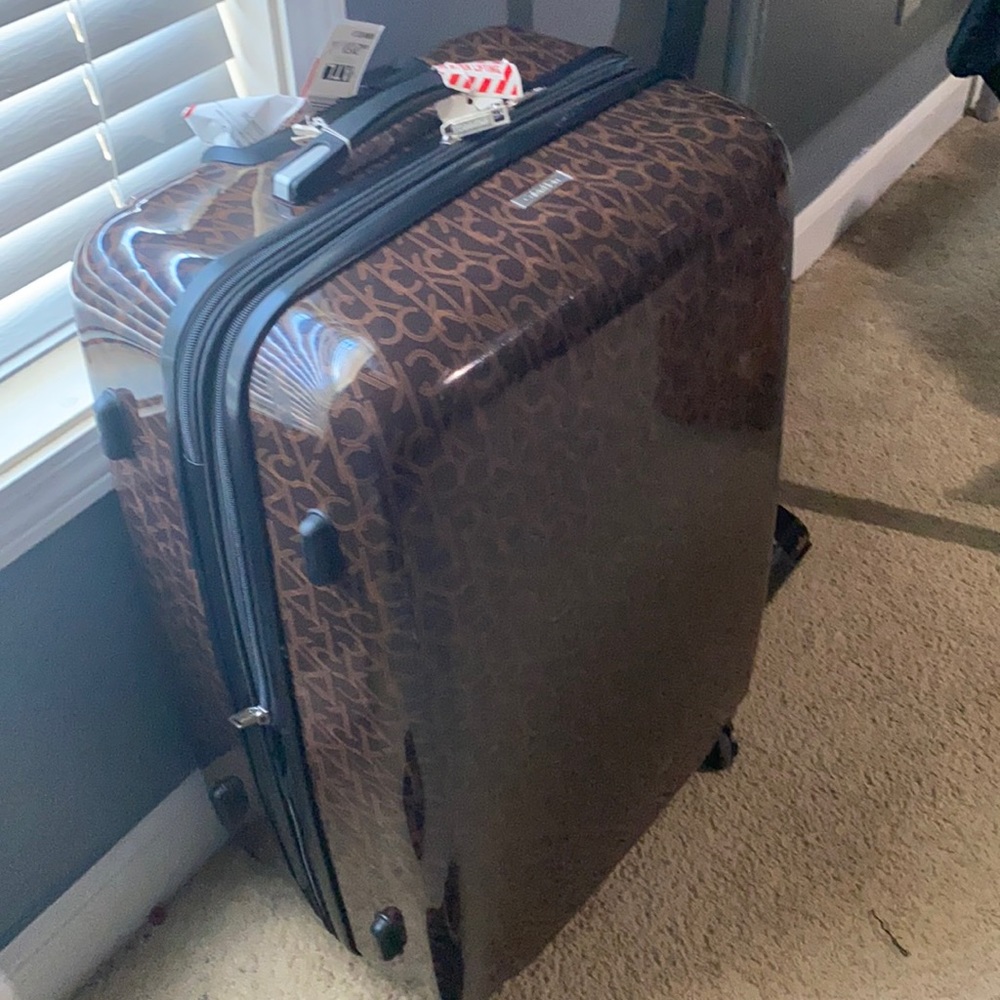 COPY - Calvin Klein suitcase